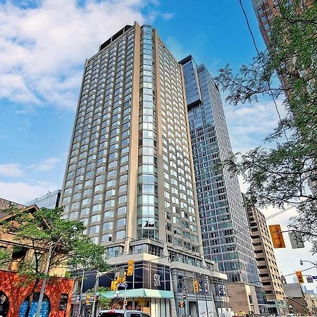 University Of Toronto Utsg Suites מראה חיצוני תמונה