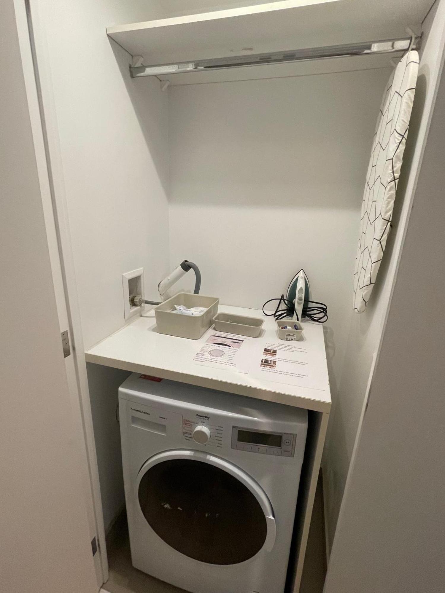 University Of Toronto Utsg Suites מראה חיצוני תמונה